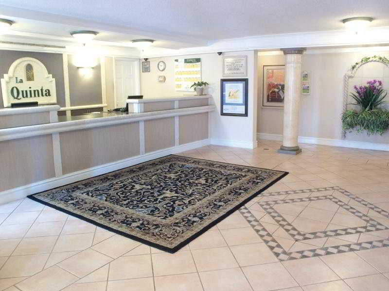 La Quinta Inn Chicago Oakbrook Terrace Interior photo