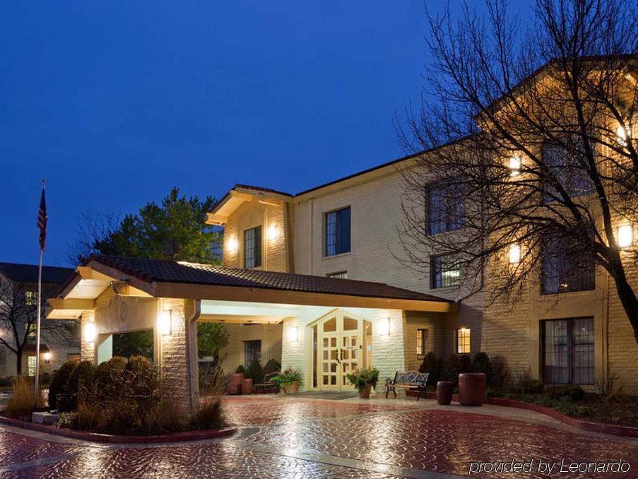 La Quinta Inn Chicago Oakbrook Terrace Exterior photo