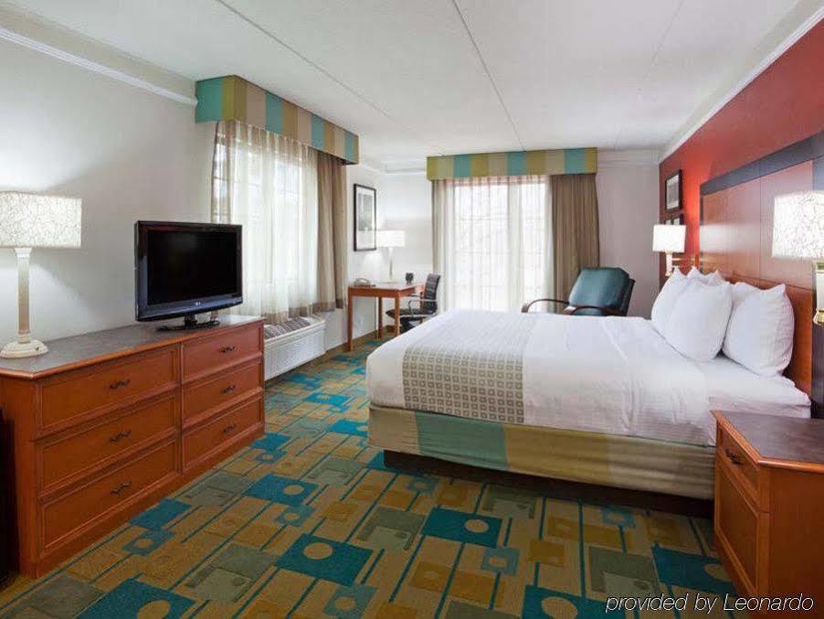 La Quinta Inn Chicago Oakbrook Terrace Exterior photo